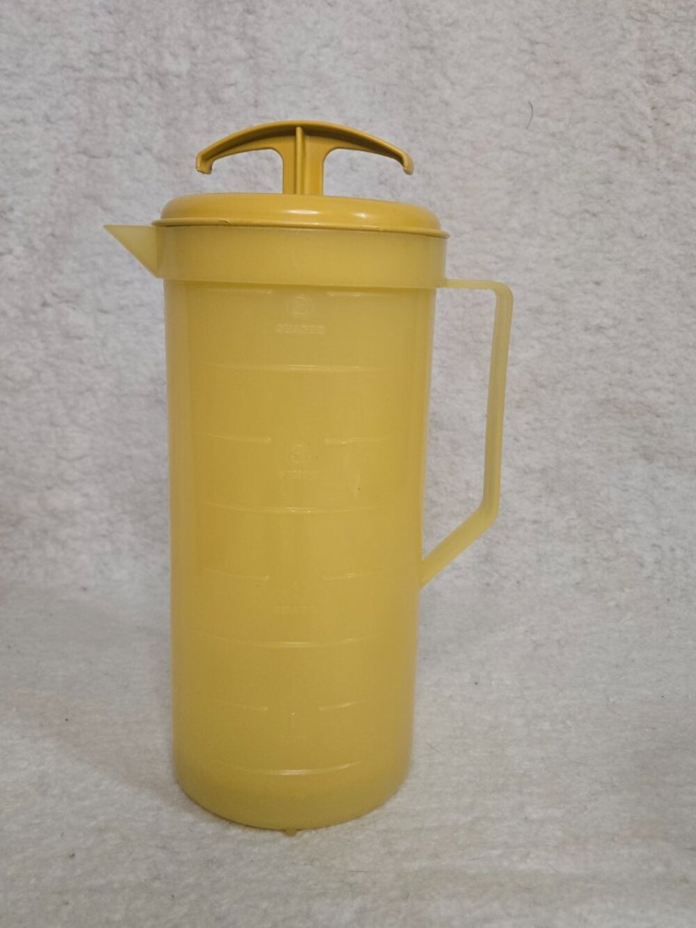 Vintage 2 Qt Federal Housewares Measuring Mixer Pitcher Yellow 1970s